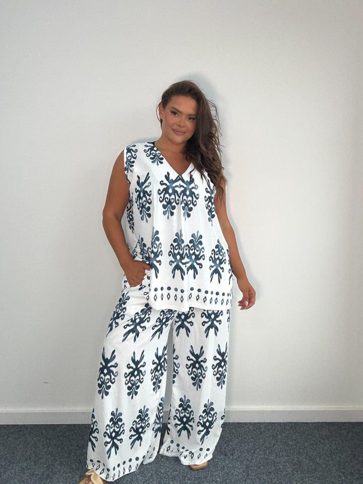 Curve Monochrome Tribal Print two piece Co Ord Set - Navy blue